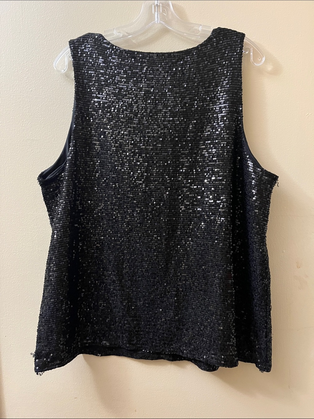 Investments Black Sleeveless Top. XL